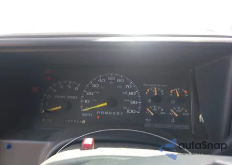 1997 Chevrolet Tahoe z USA, uszkodzony, nr VIN 3GNEC18R4VG123977